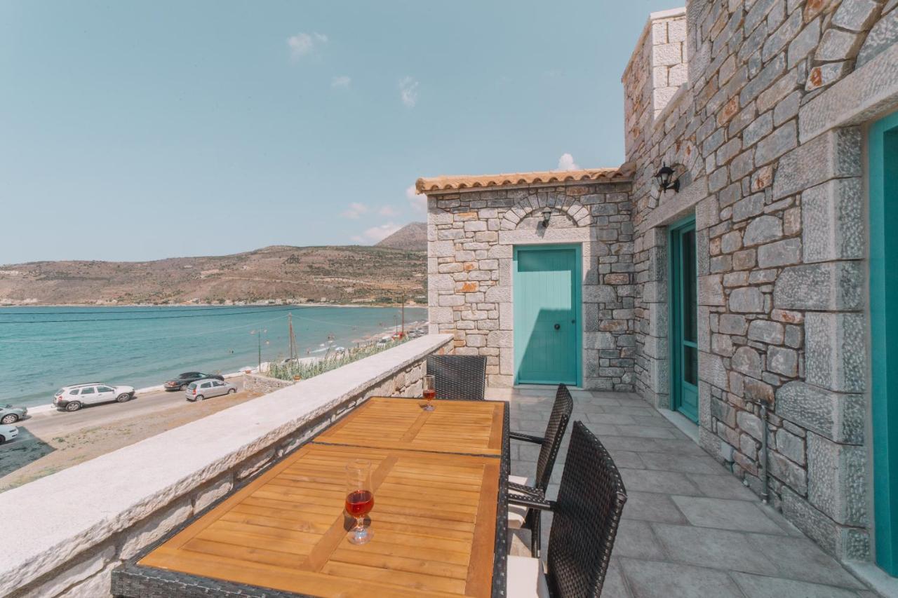 George Seafront Suites Néon Oítilon Eksteriør billede