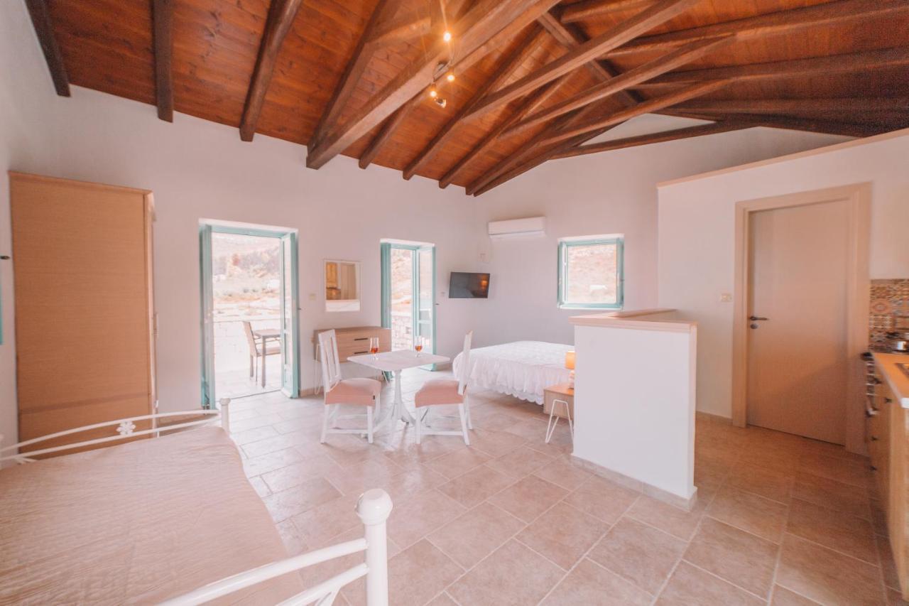 George Seafront Suites Néon Oítilon Eksteriør billede