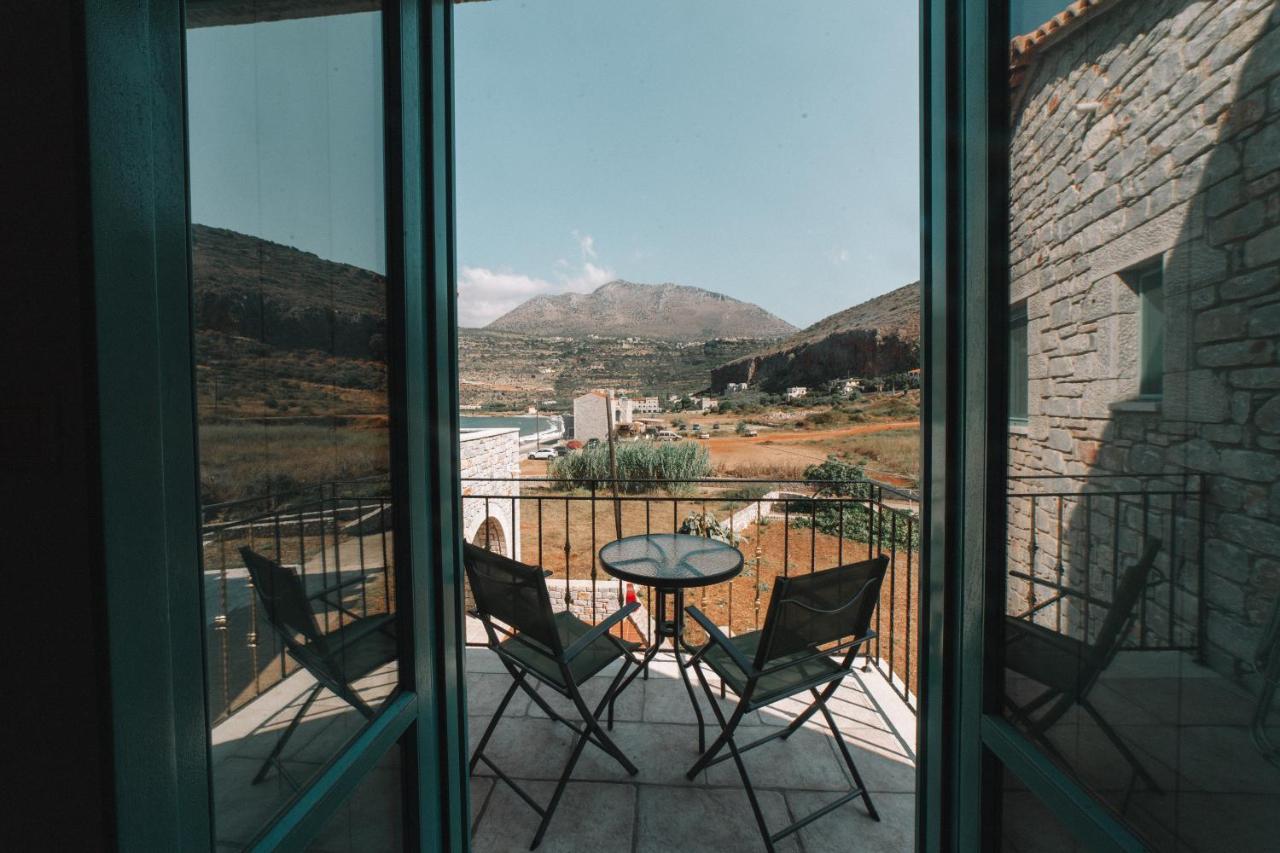 George Seafront Suites Néon Oítilon Eksteriør billede