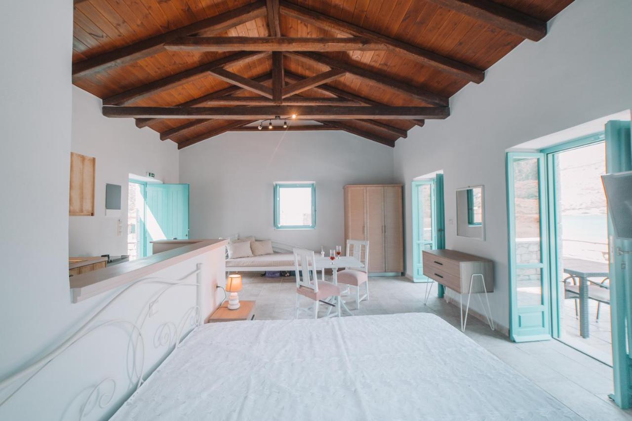 George Seafront Suites Néon Oítilon Eksteriør billede